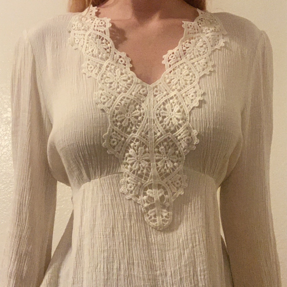 🌝Cream Blouse🌝 - Picture 2 of 3
